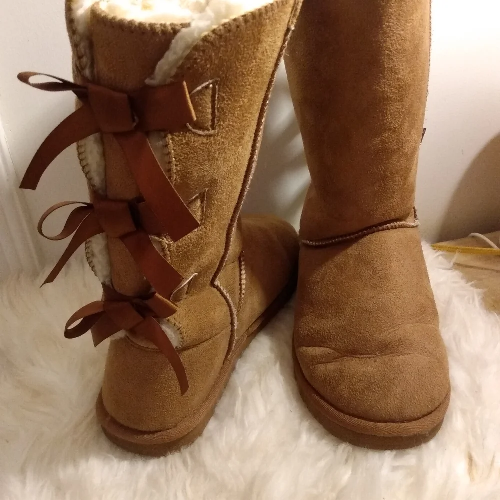 Boots - Picture 4 of 11
